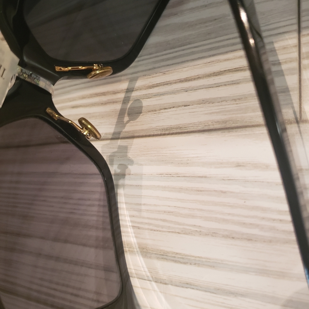 DIOR Sol Light 2 Oversized Celebrity Sunglasses - Picture 9 of 14